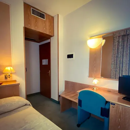 Riviera Hotel 3*