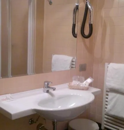 Riviera Hotel Segrate