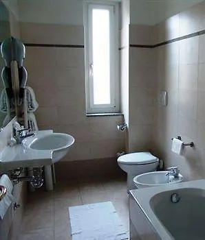Ξενοδοχείο Riviera 3*