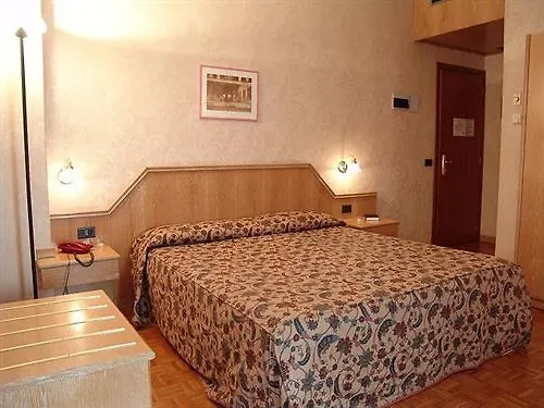 Riviera 3*