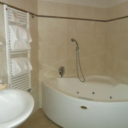 Riviera Hotel 3*