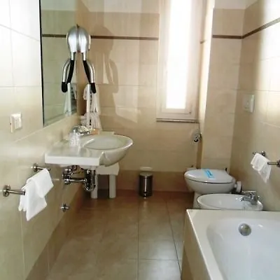 Riviera 3* سغراتي