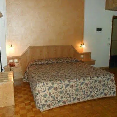 Riviera Szálloda Segrate