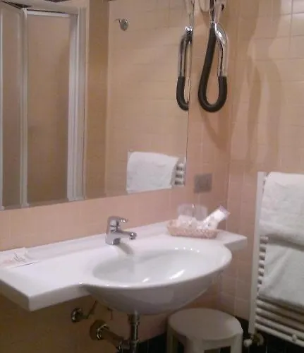 Riviera Hotel Segrate