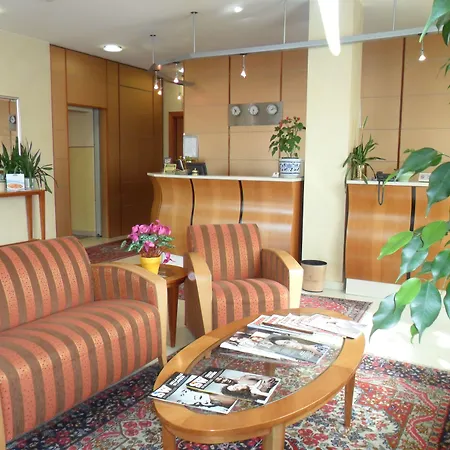 Riviera Hotel